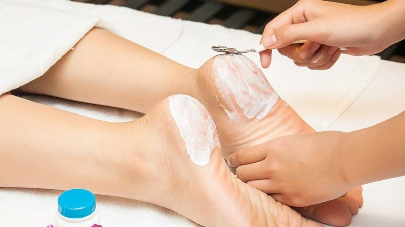 10 cach cham soc da chan mem nhai nhu em be 2 4374efd889